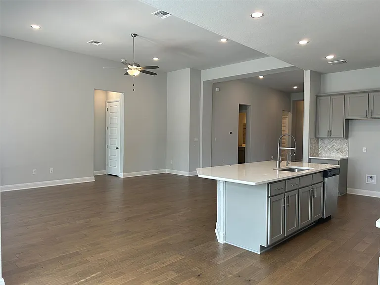 148 Kellogg Ln — Photo 8
