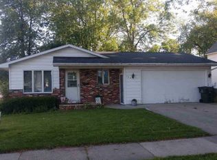 141 Robbins St, Seymour, WI 54165