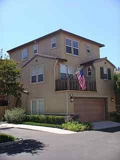 3 story home on cul de sac