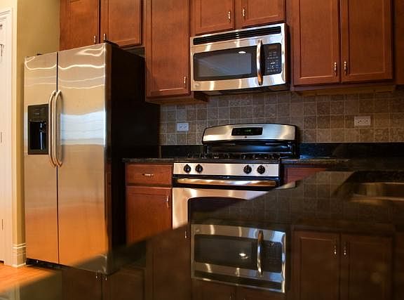 3rd image of 4014 S King Dr #3S