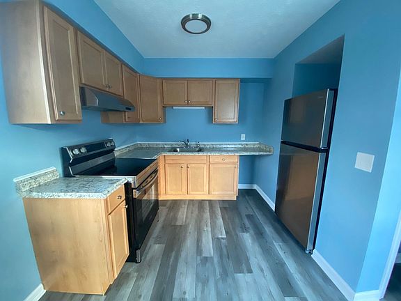 3rd image of 6321 Lenawee St #2B-1BA-750SQFT