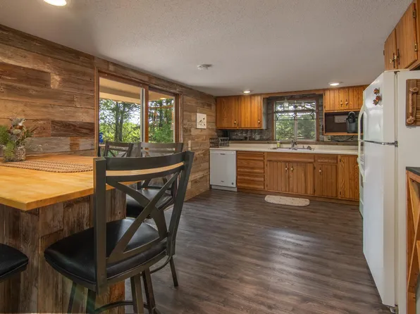 524 55th St, Clear Lake, WI 54005