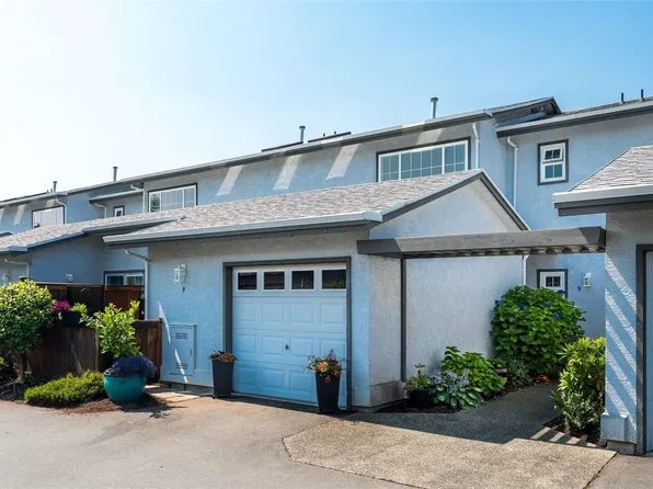 2115 Amelia Ave #9, Sidney, BC V8L 3Z8