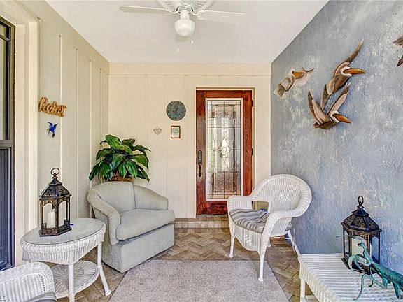 3rd image of 4704 Lakewood Blvd