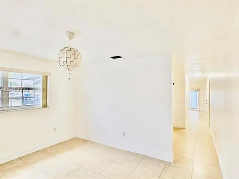 3180 SW 25th Ter #1 — Photo 11