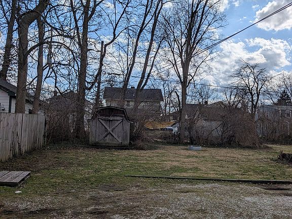 3rd image of 5805 E Lowell Ave
