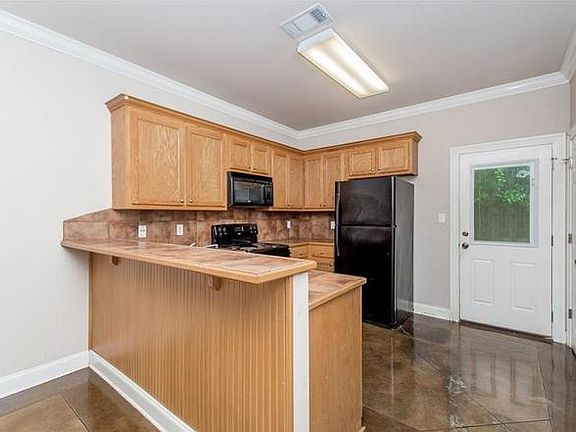 4th image of 14577 Honeysuckel St #146