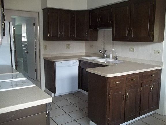 4th image of 11913 Greenwood Ave