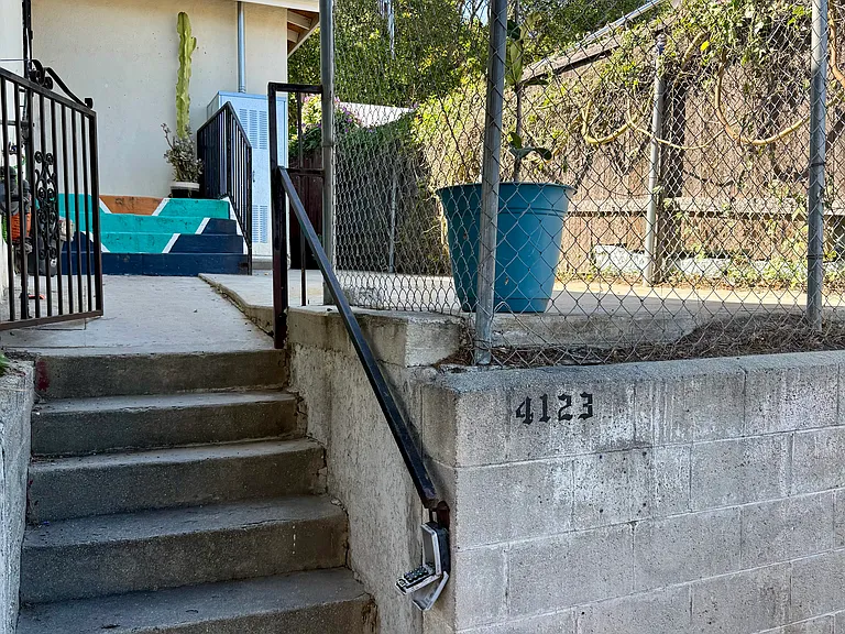4123 Van Horne Ave — Photo 19