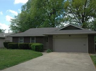 2363 S Rogers Ave, Springfield, MO 65804