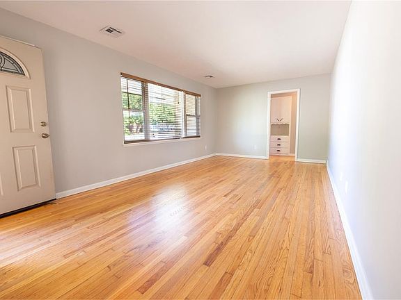 3rd image of 2505 Robin Rd