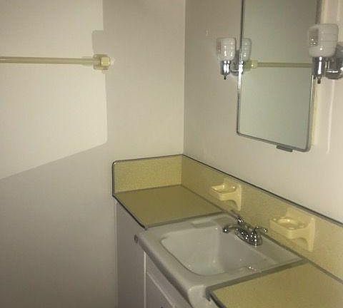 5th image of 1455 W Lane Ave APT C