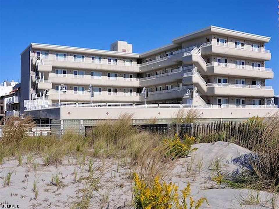 1st image of 5300 Boardwalk Unit 105