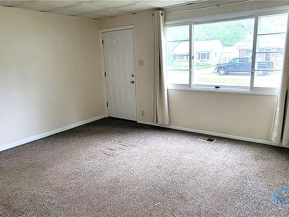3rd image of 3157 Maeterlinck Ave