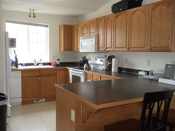 3rd image of 7821 S Park Ave