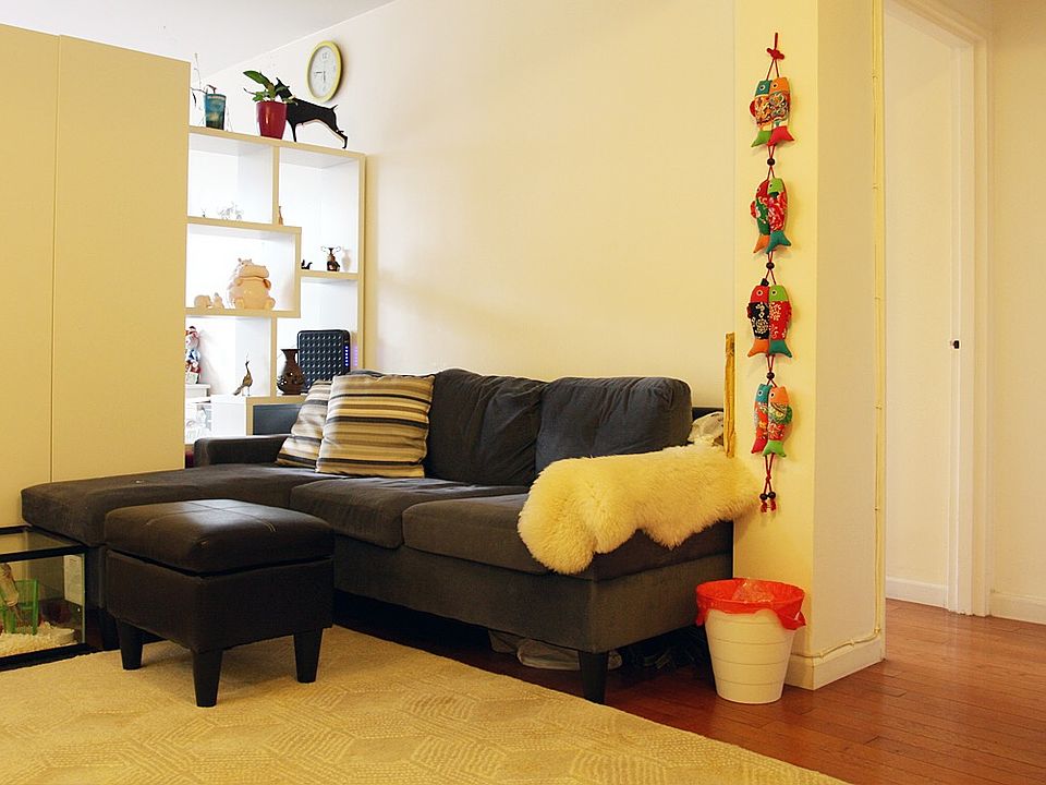 2nd image of 15272 Melbourne Ave APT 2D