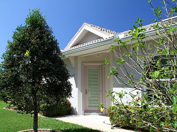 3rd image of 8341 Palmetto Ct