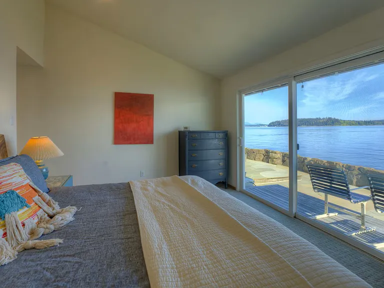 10835 Point Vashon Dr SW — Photo 22
