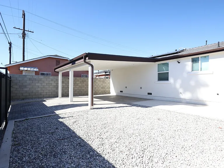 1308 E M St — Photo 17