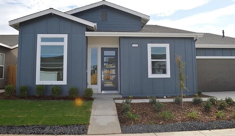 1st image of 2430 Bastidas Dr