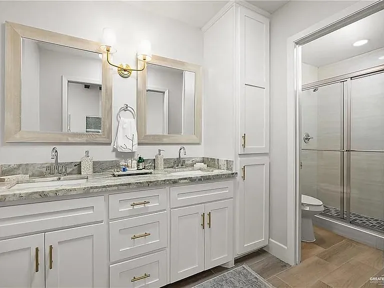 312 Xanthisma Ave — Photo 12