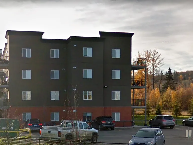 1581 Main St SE — Photo 3