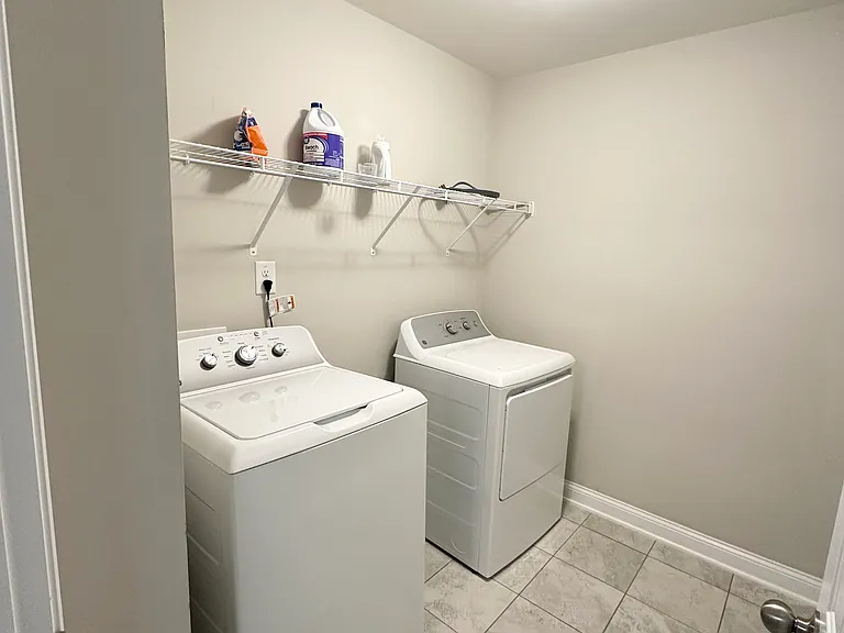 304 Fenella Dr — Photo 19