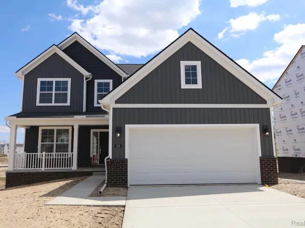 301 Quartz Way, White Lake, MI 48386