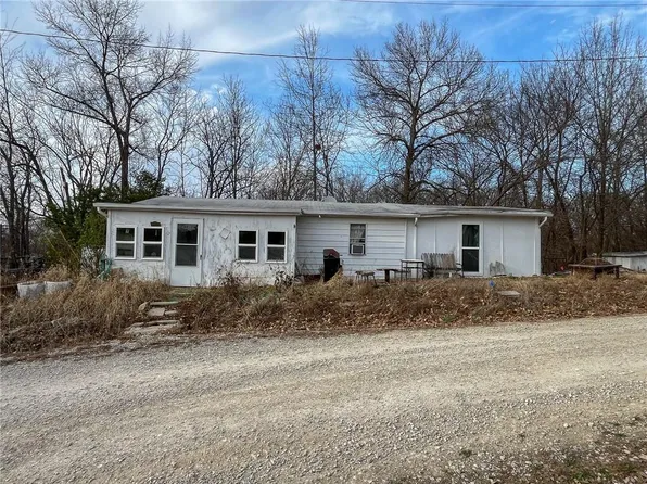 71323 Fawnwood Dr, Trenton, MO 64683