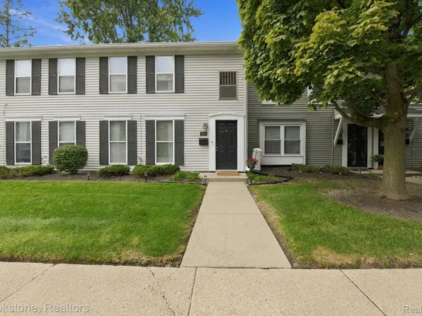 1660 Orchard Dr, Canton, MI 48188