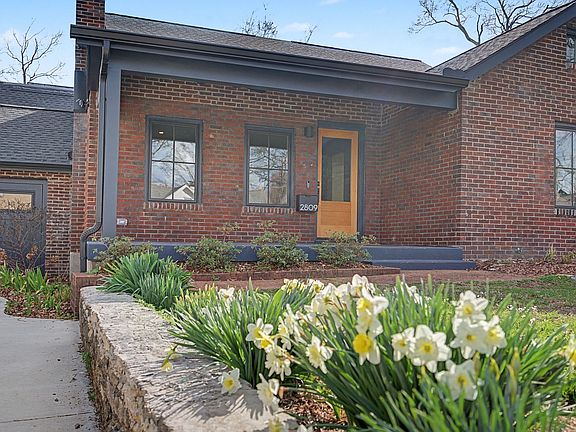 5th image of 2809 Blakemore Ave