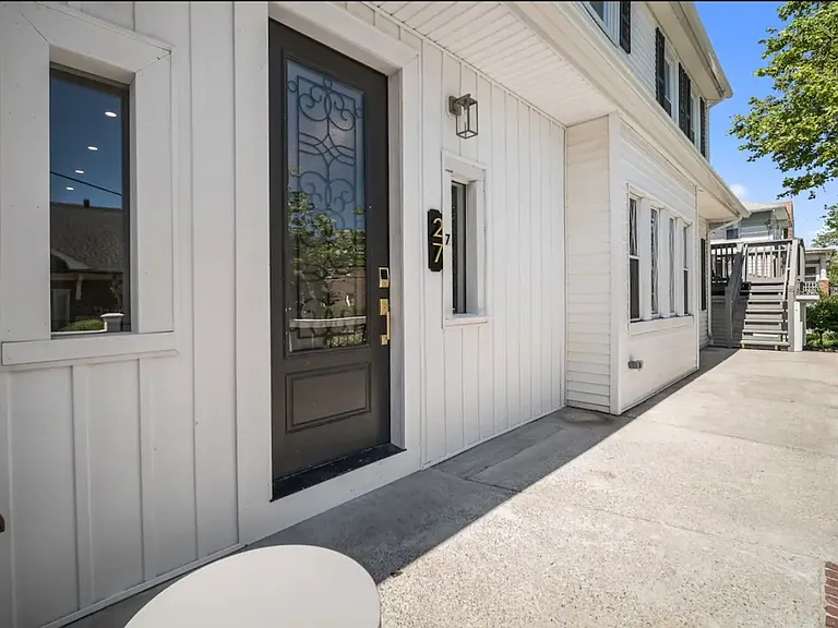 27 S Jackson Ave — Photo 23