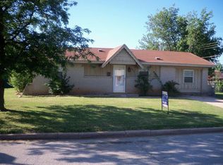 804 SW 1st St, Moore, OK 73160