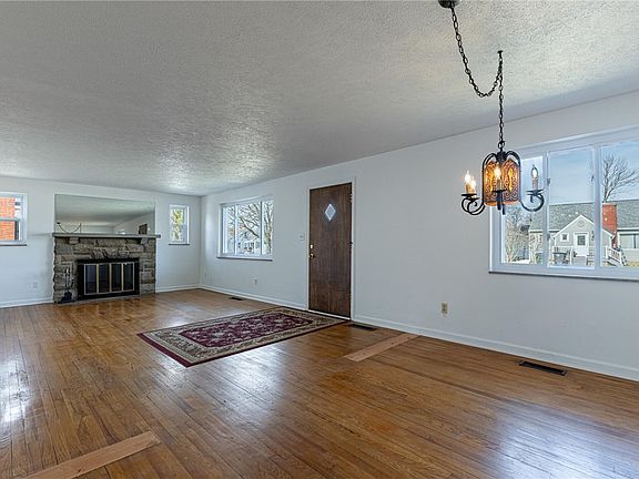 2nd image of 5008 Dinsmore Rd