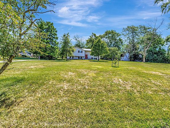 4th image of 9038 Wintergreen Dr