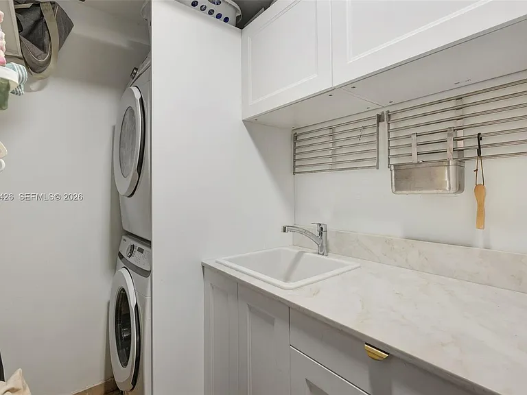 1915 Brickell Ave #1407 — Photo 14