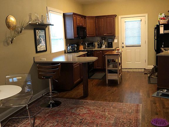 3rd image of 3032 McGee St #2