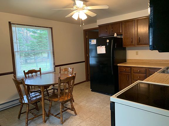 5th image of 221 Chippewa Trl