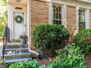 10026 Wood Sorrels Ln, Burke, VA 22015