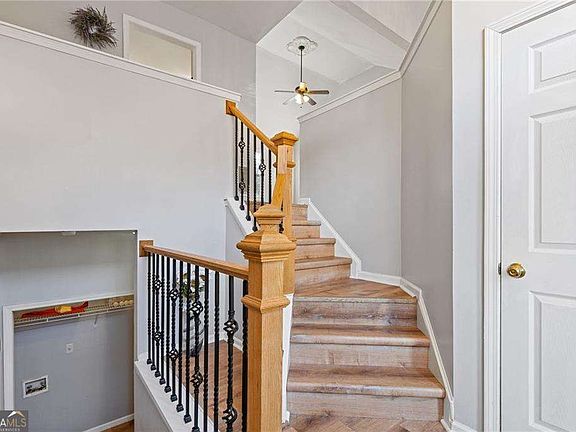 4th image of 402 Eileen Cir