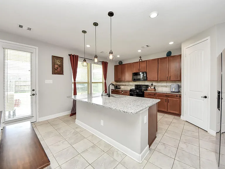 3705 Banbury Ln — Photo 9