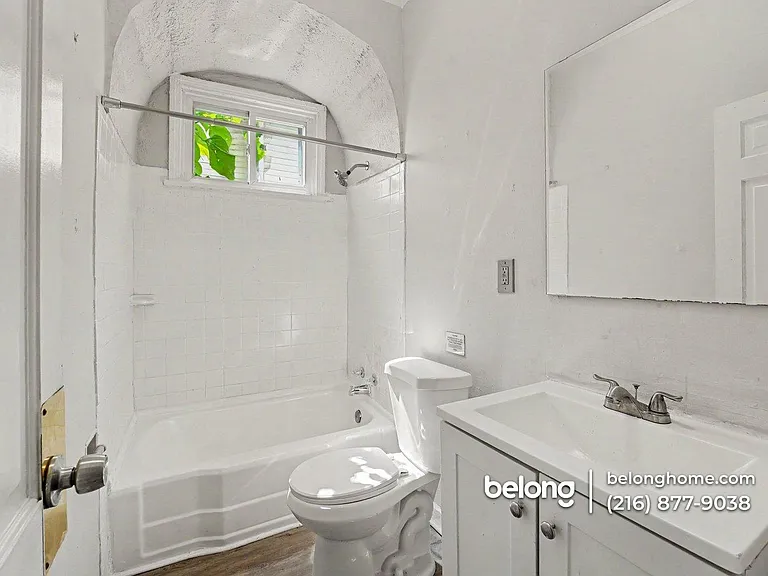 3326 Walton Ave — Photo 8