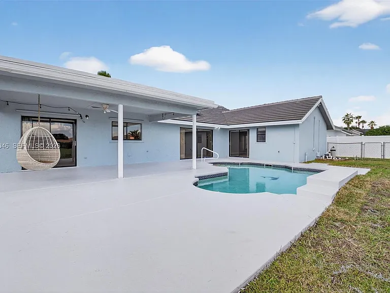 6043 Sunberry Cir — Photo 21