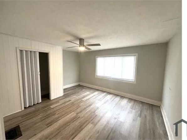 2364 E 76th St, Cleveland, OH