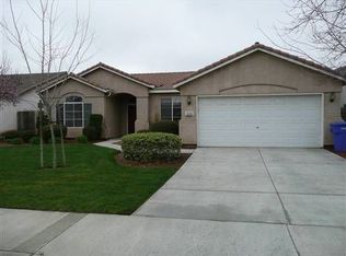 1035 W Pebble Dr, Hanford, CA