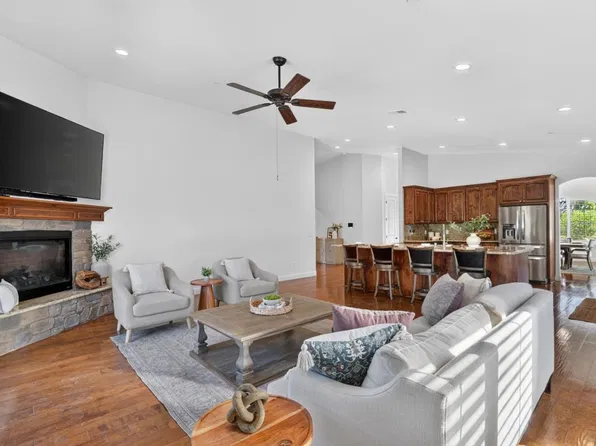 20 Tyler Ct, Hollister, CA 95023