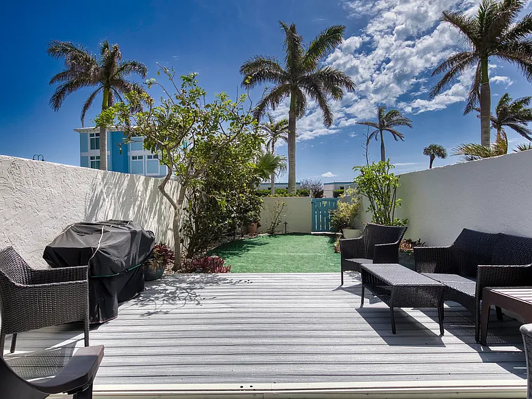 355 S Ocean Dr #106 — Photo 25