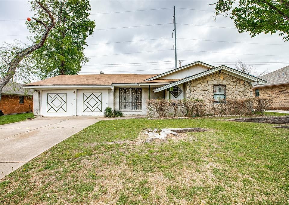 1st image of 8703 Forest Green Dr