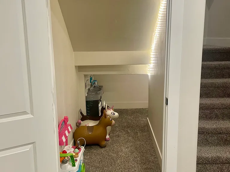 502 N 2420 E — Photo 13