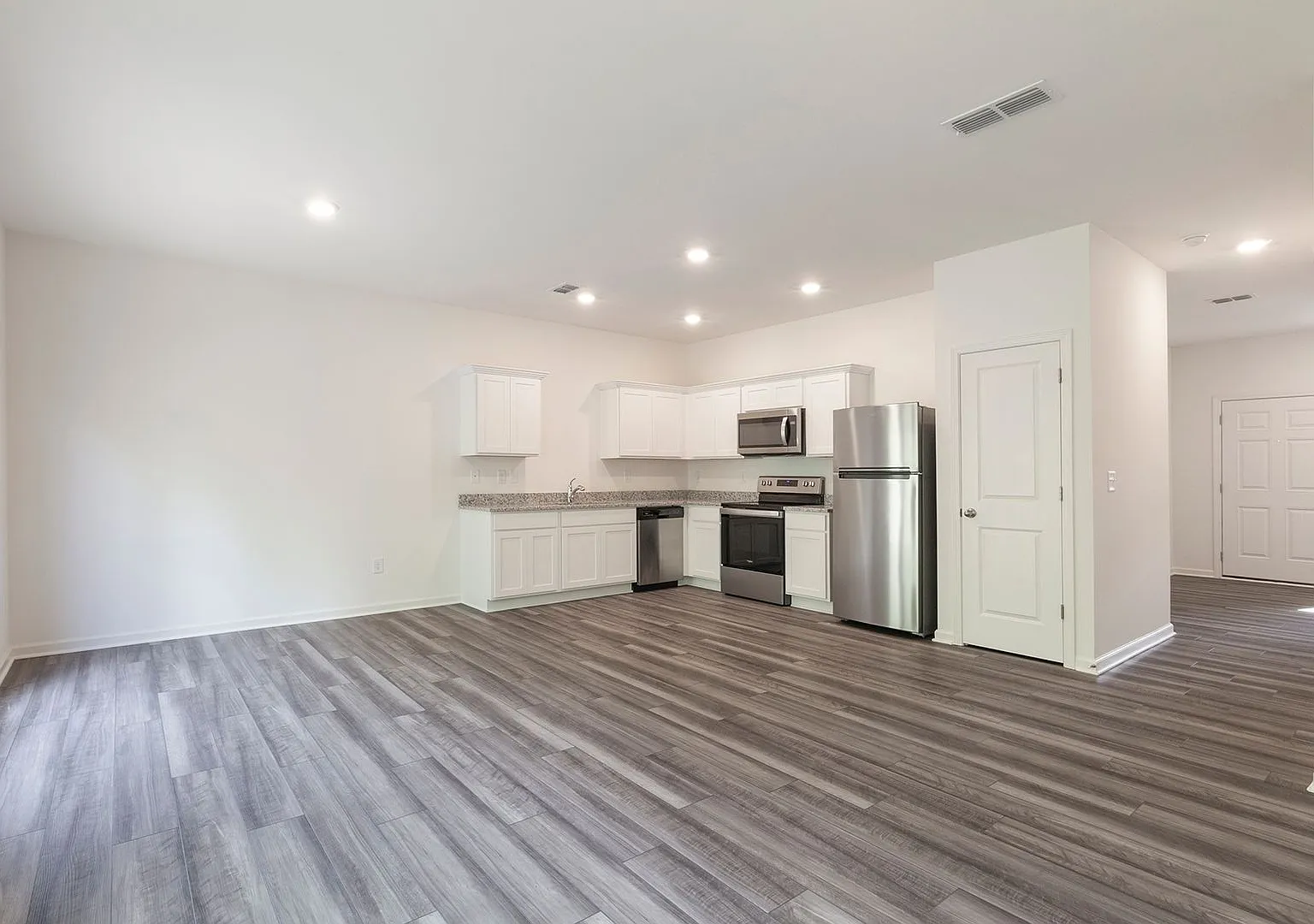 Newly Constructed 3/2.5 Townhome w/ Private Patio and Garage! — Photo 4